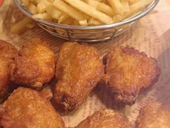 蒜香鸡翅配薯条-叶派龙虾•招牌香辣蟹·海鲜(中海国际店)