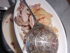 -尚尚仙·酸汤猪手·猪肚鸡火锅(华联万柳购物中心店)