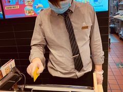 -麦当劳(展览路店)