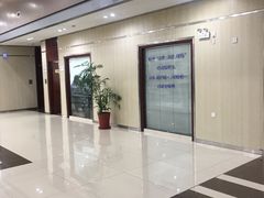 -房地产交易中心-停车场