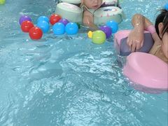 -哲学苑亲子园·早教婴儿托育·婴儿游泳(颐龙湾店)