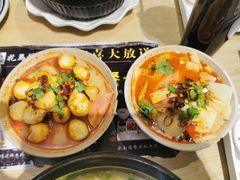 -花馬肆.云南过桥米线(汉神购物广场现场熬汤店)