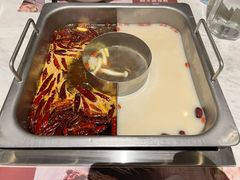 胡椒猪肚鸡双拼锅底-尚尚仙·酸汤猪手·猪肚鸡火锅(华联万柳购物中心店)