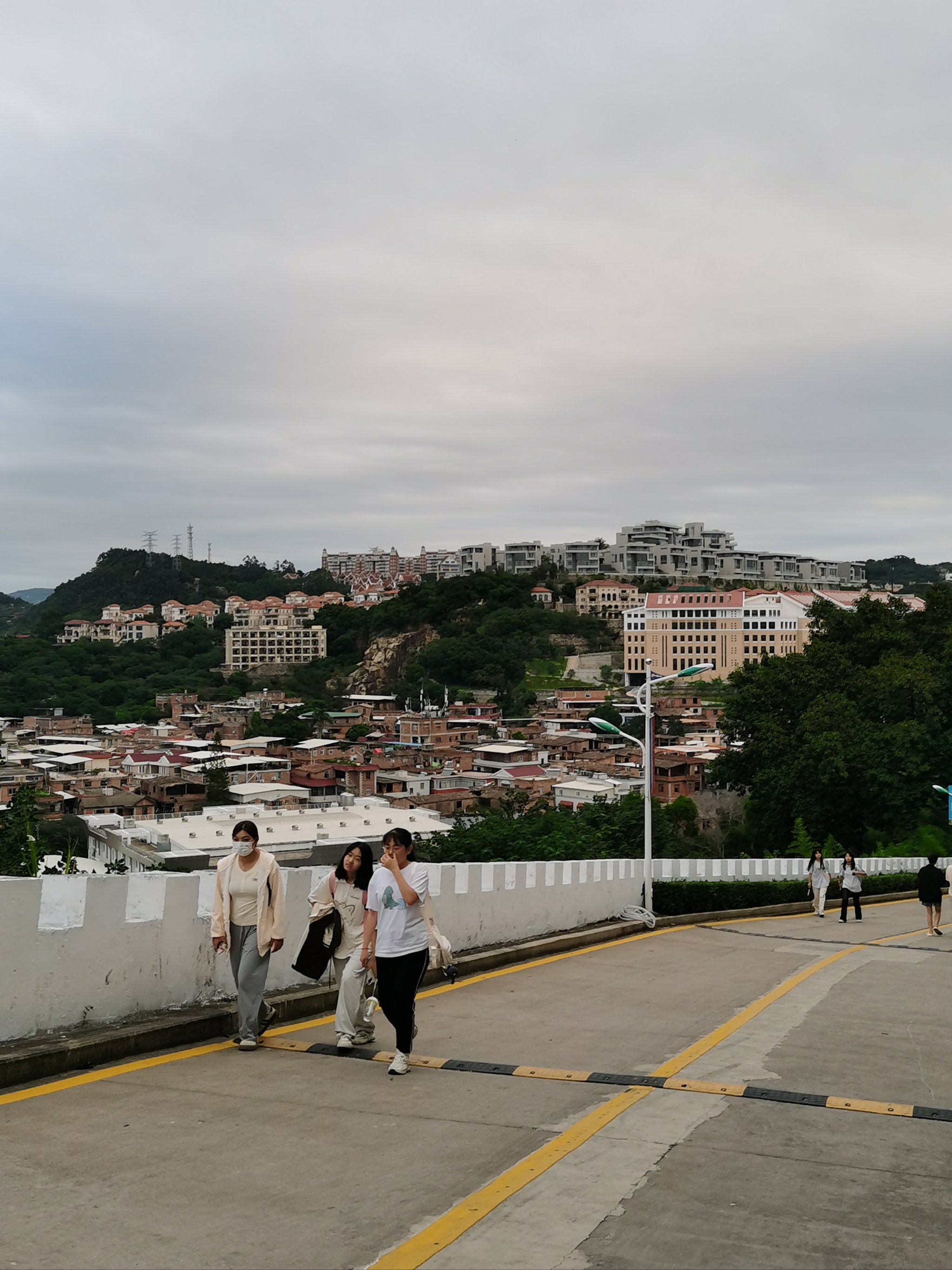 黎明职业大学校门图片