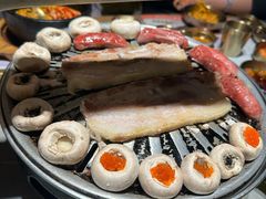-草家酱蟹炭火烤肉店(珲春南路一店)
