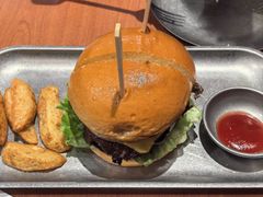 菠萝牛肉堡-魏斯理汉堡(西安沣东吾悦店)