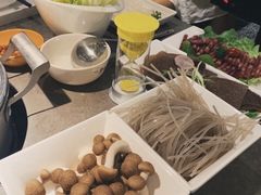 -一席地·本地鸡窝·杭帮鸡火锅(萧山银隆百货店)
