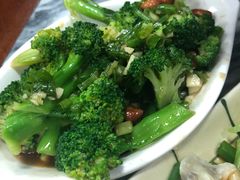 凉拌西兰花-智香甜品店