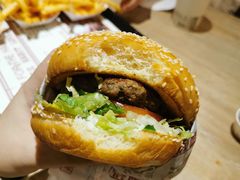 -The Habit Burger Grill 哈比特汉堡(复兴soho店)