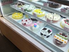 面包甜点陈列柜-皇家美孚(海云庵店)