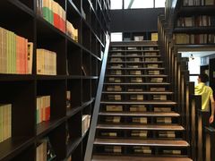 -钟书阁(松江泰晤士小镇店)