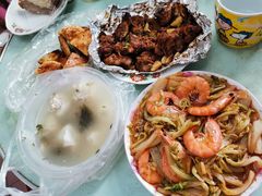-老东镇啤酒屋海鲜加工·蒸汽海鲜·海鲜烧烤(台东店)