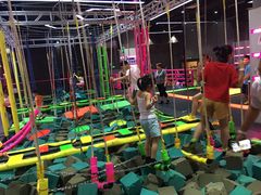 -酷跳蹦床主题公园(万胜广场店)