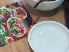 -蒙自源米线大王(东站店)