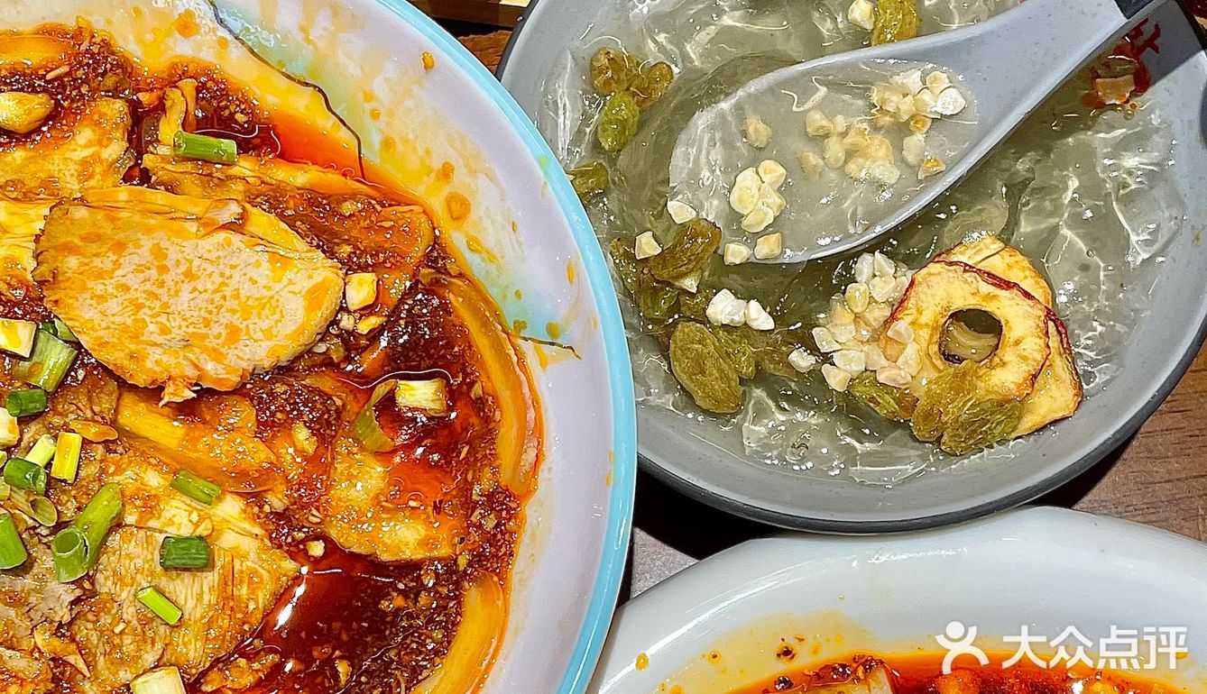 在福州川菜馆喝到好喝的奶白蹄花汤！好幸福！