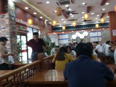 大堂-荣华基·现炒快餐(肇嘉浜路店)