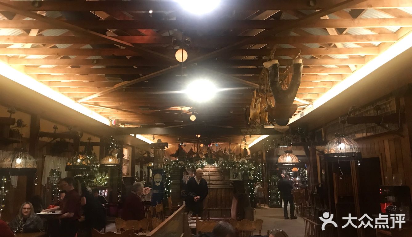 2018最后一天在Fairbanks的此餐厅吃新年大餐