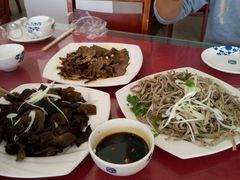 -溢心园香河肉饼总店