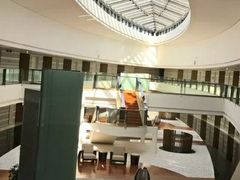 -上海滴水湖皇冠假日酒店