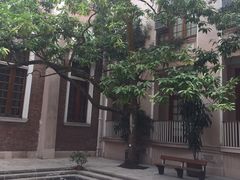 -香港大学