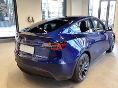 -TESLA 特斯拉(上海太古汇体验店)