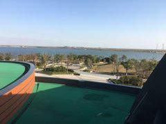 -上海滴水湖皇冠假日酒店