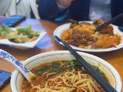 -伊京轩兰州牛肉面(闹市口店)