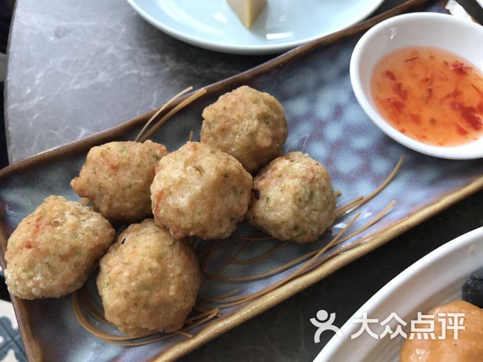 花悦小馆-芹菜炸虾丸