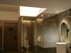 -曼谷一号酒店(深圳龙华大浪商业中心店)