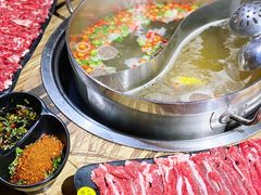 招牌菌汤鸳鸯大锅-牛员外·潮汕牛肉火锅(阿克苏明华店)