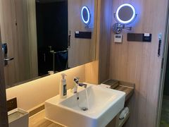 -西安大雁塔科技大学地铁站亚朵酒店