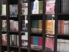 -钟书阁(群光广场店)