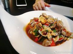 -西街夜油条·麻团包乌饭