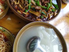 -一品红烧鸭特色川菜(三岔湖店)