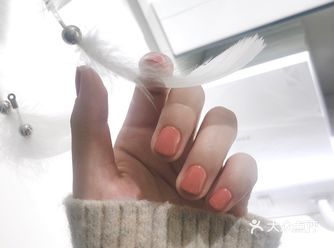 临时决定修个指甲，提前打电话过去预约好时间