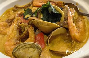 Curry Seafood Beef Shank Stew