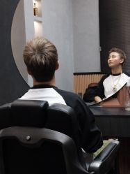 -老肖男士理发店