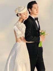 -雪中彩影婚纱摄影·微光艺术中心