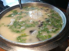 牡蛎豆腐汤-95号酱骨·一块豆腐(展春园西路店)