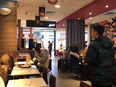 大堂-麦当劳(汉口火车站候车室店)