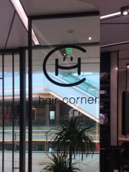 -HAIR CORNER