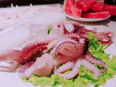 八爪鱼+墨鱼仔-小牛叔鲜切牛肉·火锅·烤肉自助(公济桥路店)