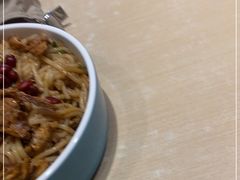 -灵芝妹子海鲜米线(劳动公园店)