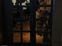 -共舞时光猫咖·狗咖(新街口店)