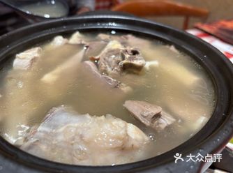   一问女儿想吃什么呀，她就是，家有宝贝就吃西贝