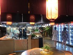 大堂-日进一片海.生腌海鲜火锅.宵夜烧烤(三里屯总店)