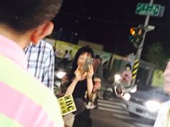 -六合夜市