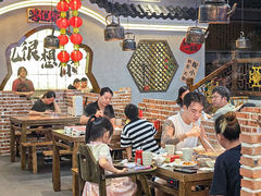-来龍儿鲜切牛肉自助老火锅