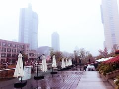 -UNI UNI(环亚凯瑟琳店)