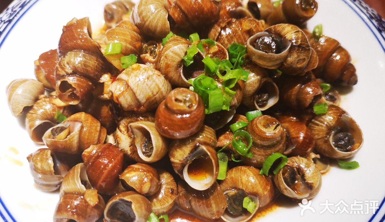 特别推荐烤五花肉，还有烧烤的鱿鱼也很不错